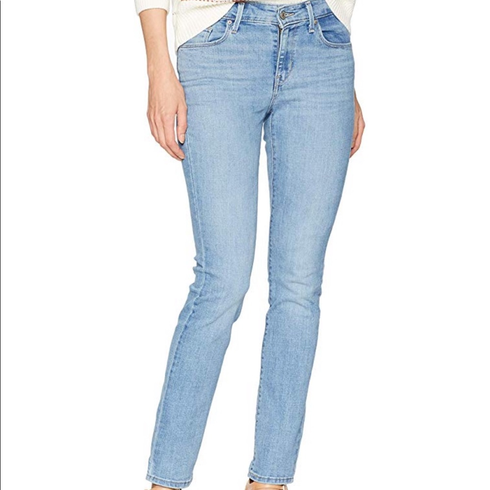 Mid-rise slight curve light wash jeans